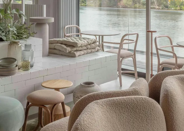 Locke At East Side Gallery Berlino